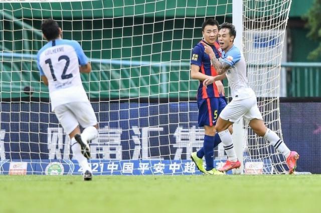 体育博彩-【中超】蒂亚戈传射朱建荣2球 广州城4比2青岛止颓