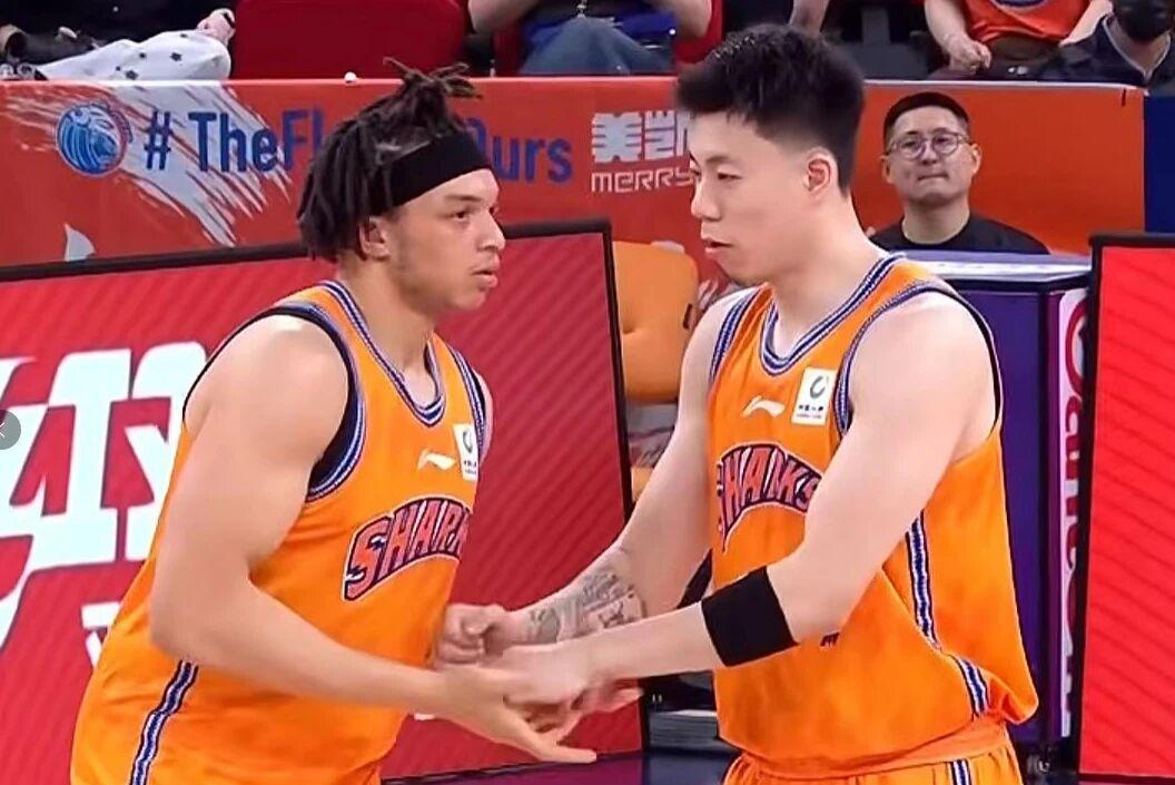 在线娱乐-上海洛夫顿怀特塞德受伤,辽宁锁定季后赛,山东于德豪赛季报销